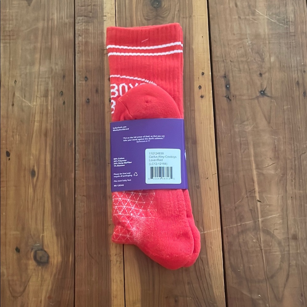NWT - Lucky Chuck CACTUS ALLEY HAT CO.
Novelty Western Lifestyle Boot Socks - Picture 2 of 2